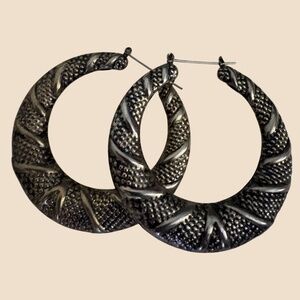 ⭐️ Silver & Gold Tone Textured Hoop Earrings - Two-Tone Classic